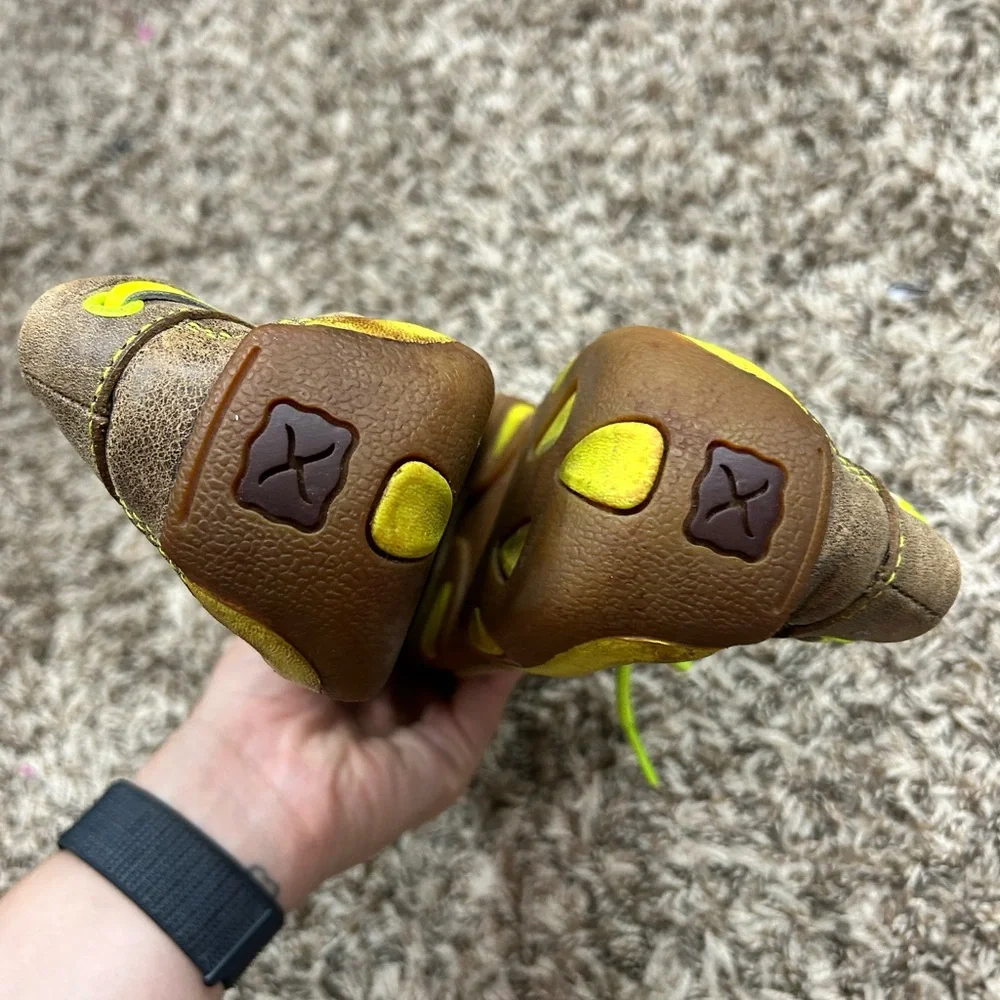Twisted X Brown Driving Moccasin with Bright Neon Laces Sz 5 1/2 Youth